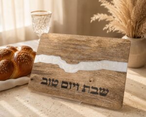 מגש חלה עץ בשילוב אפוקסי | לבן