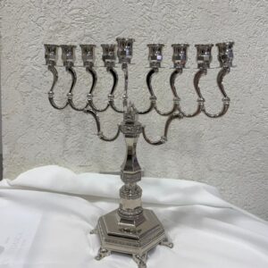 חנוכיה דגם יהלום גדול - כסף