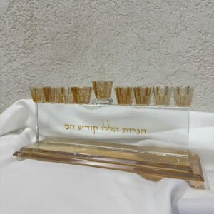 חנוכיה דגם ליה - זהב