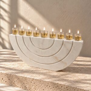 חנוכיה דגם קלאסי | חום שיש